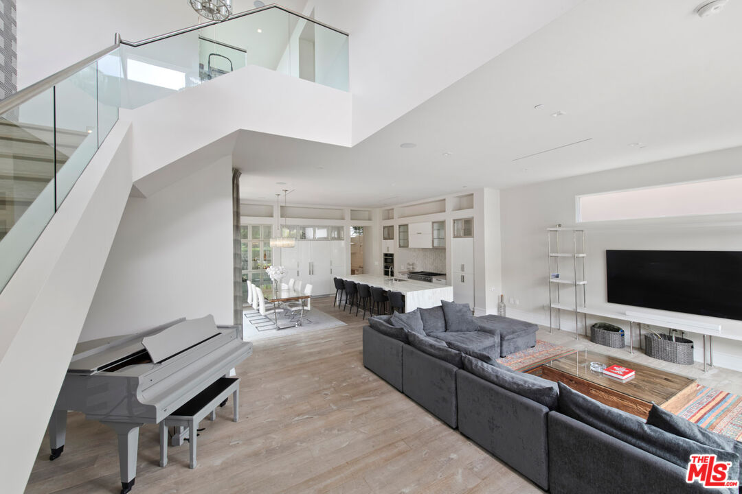 MLS #25605897 image #1