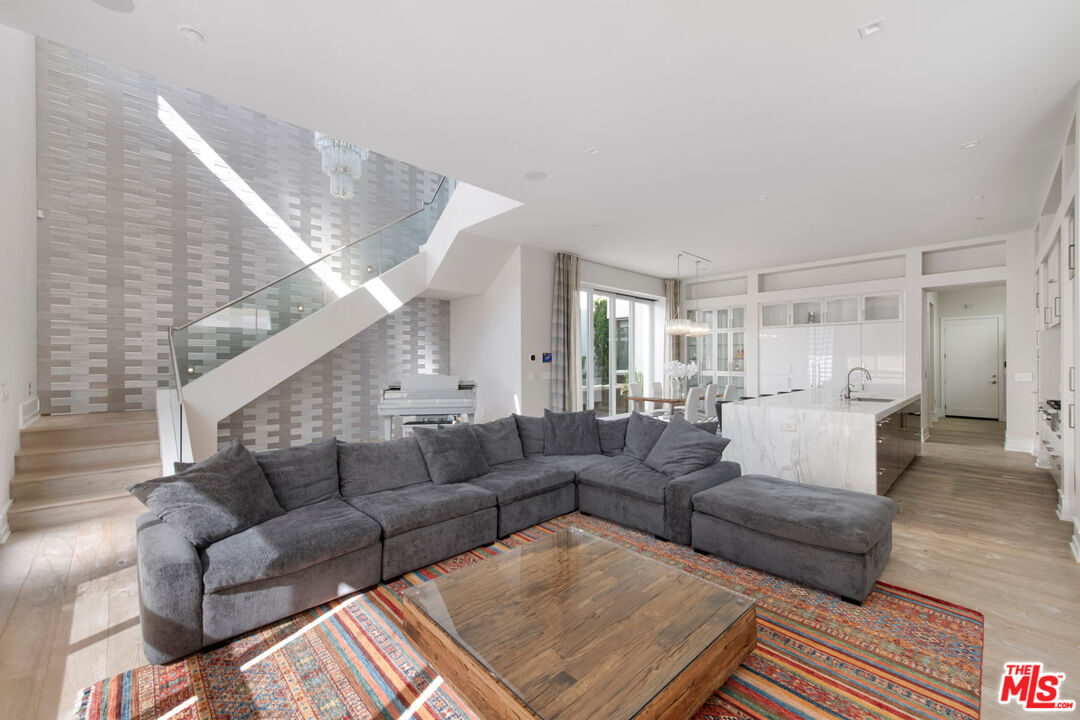 MLS #25605897 image #2