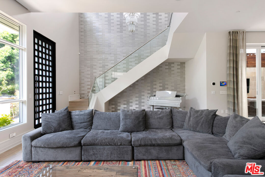 MLS #25605897 image #3