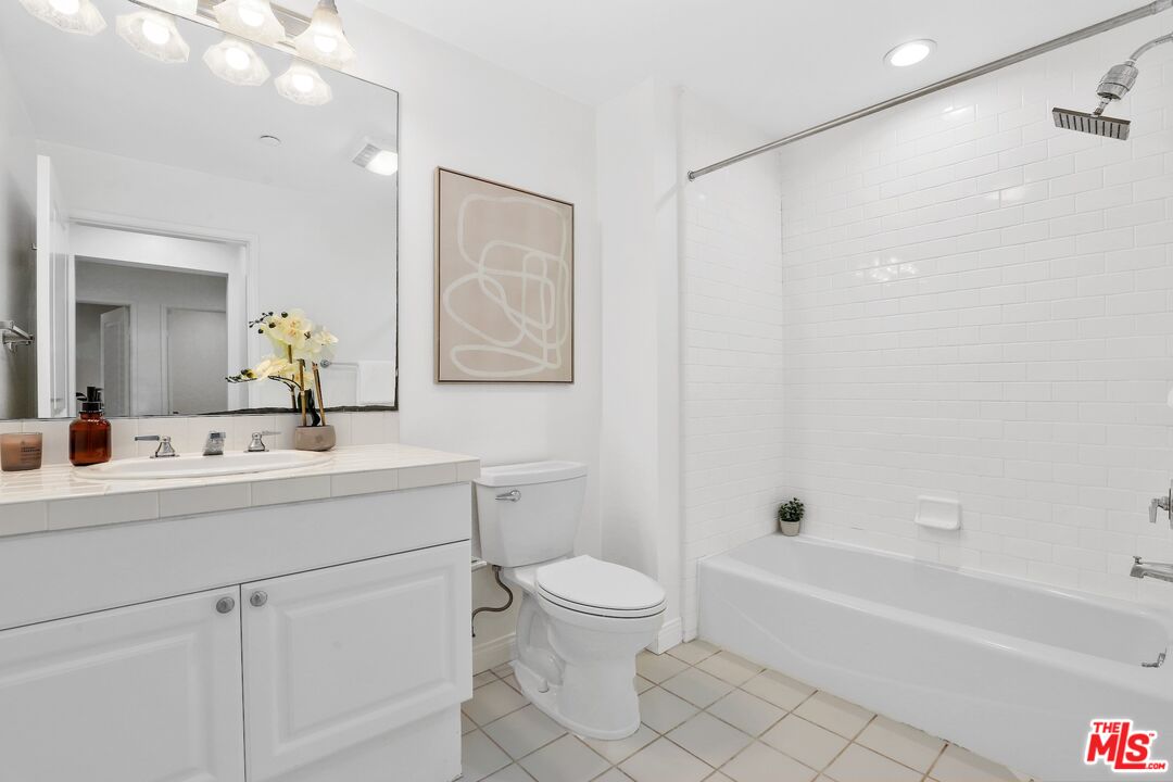 MLS #25606143 image #18