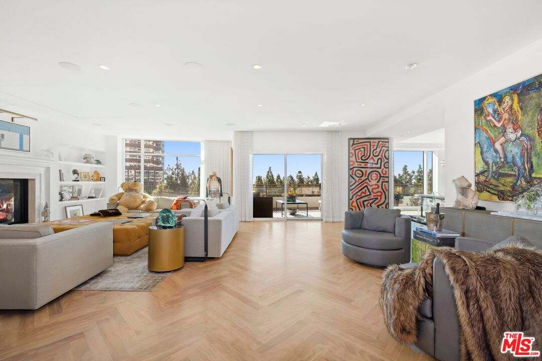 MLS #25608431 image #0