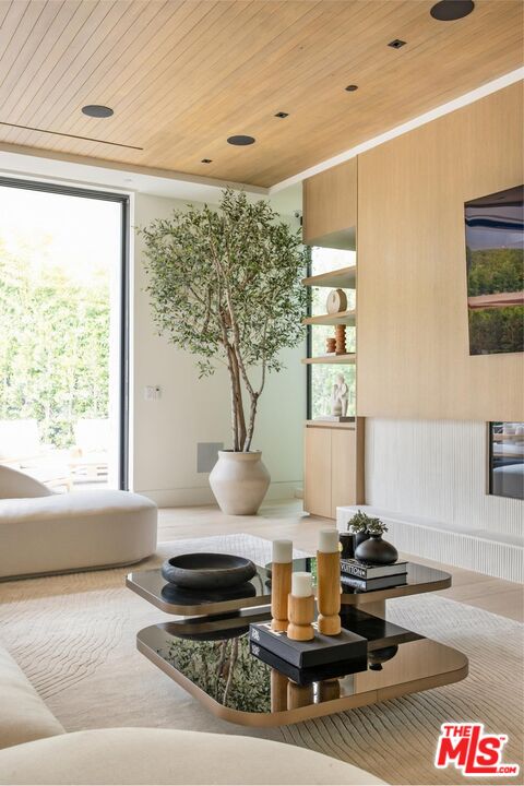 MLS #25608503 image #17