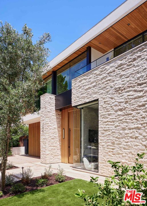 MLS #25608503 image #2