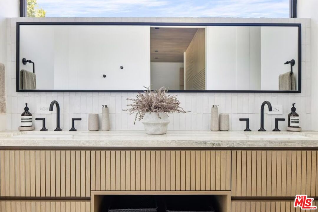 MLS #25608503 image #52