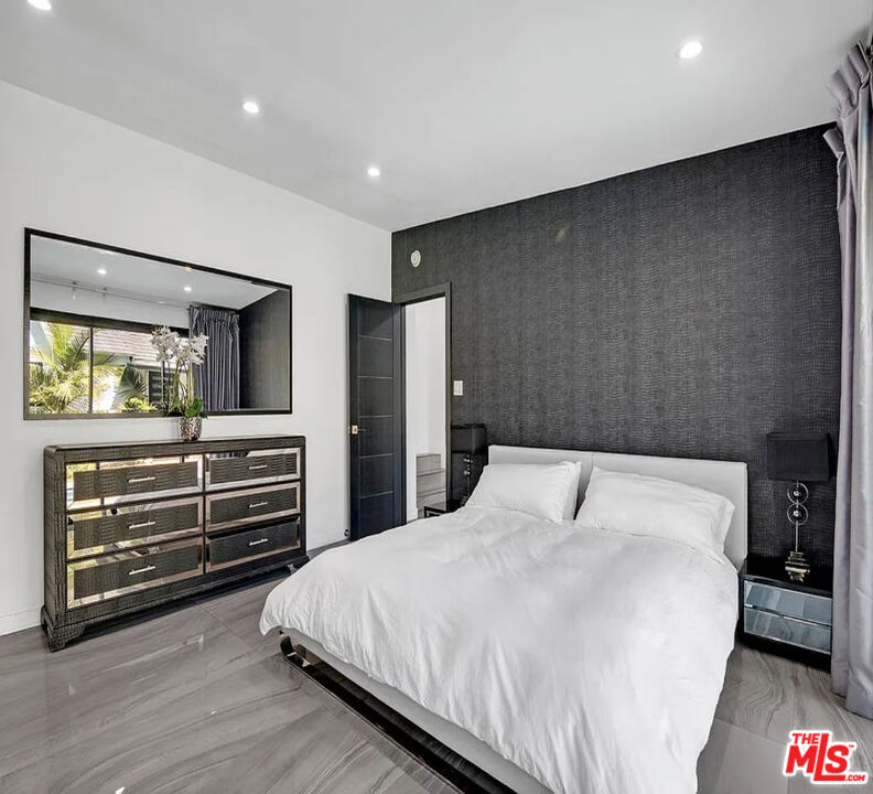 MLS #25608643 image #16