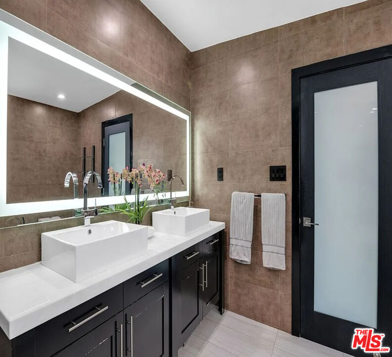 MLS #25608643 image #18