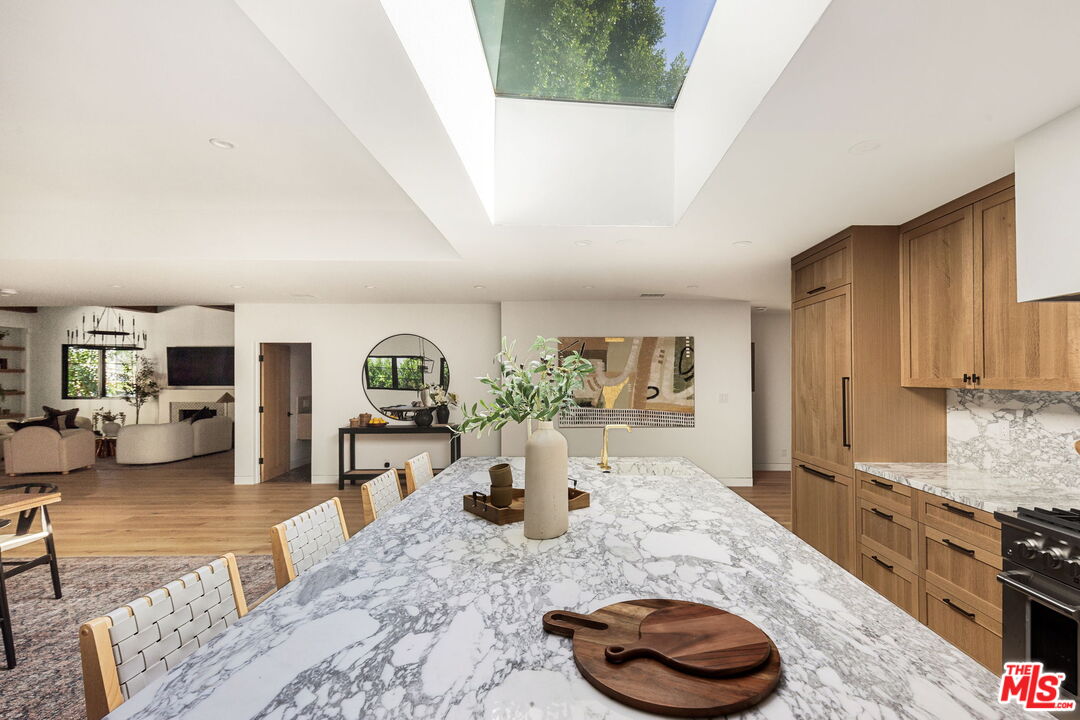 MLS #25608663 image #8