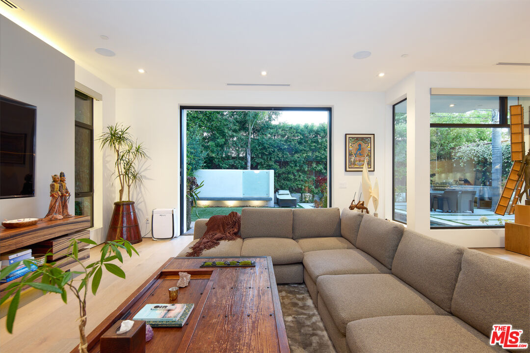 MLS #25609215 image #14