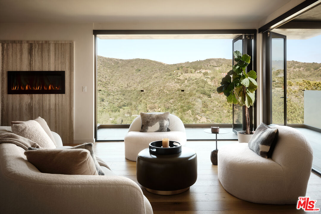 MLS #25609225 image #17