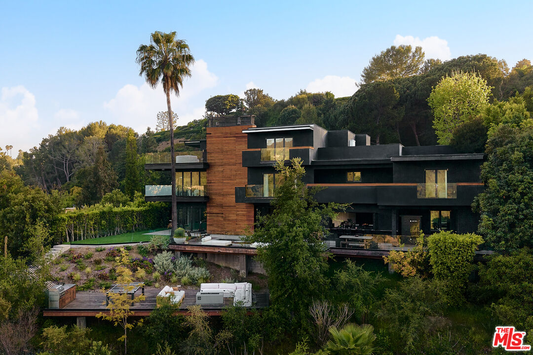 MLS #25609225 image #2