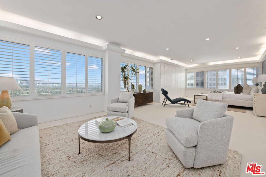 MLS #25609893 image #16