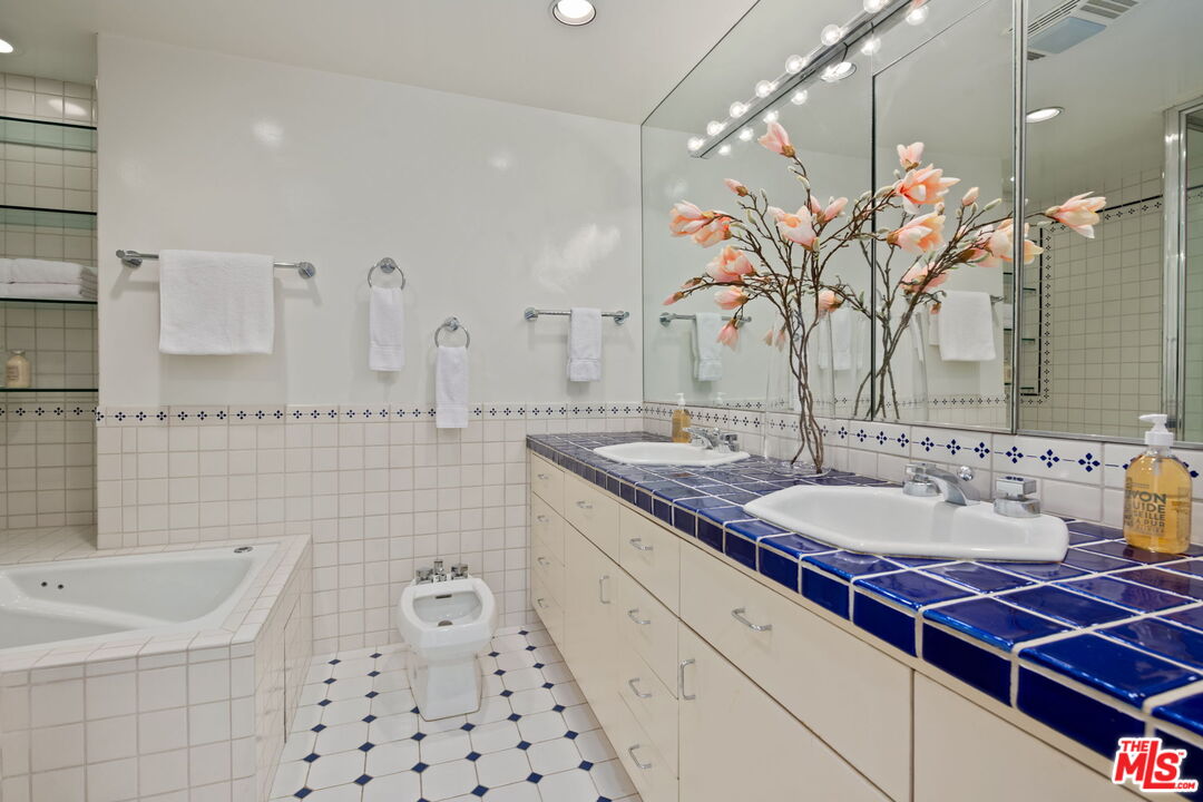 MLS #25609893 image #20