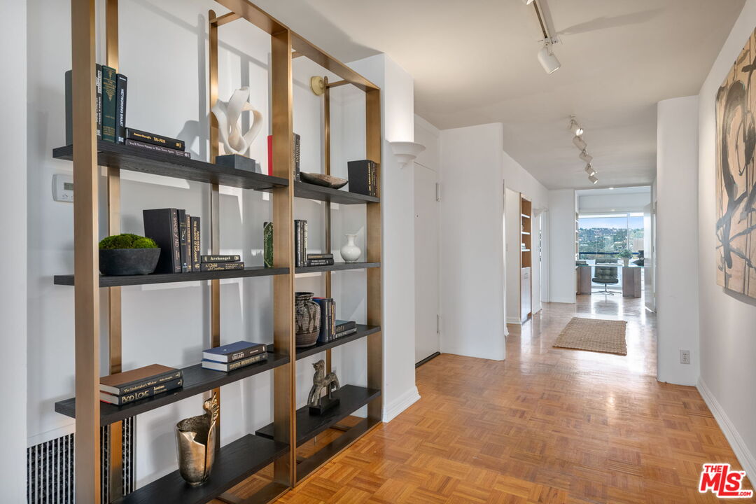 MLS #25609893 image #24