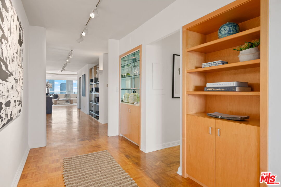 MLS #25609893 image #2