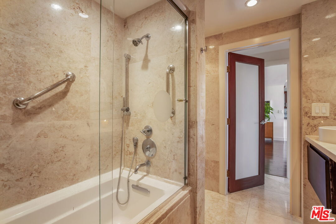 MLS #25609903 image #13