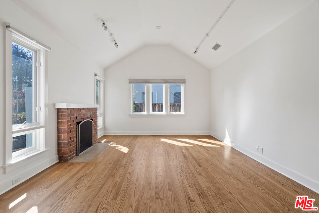 MLS #25611121 image #8