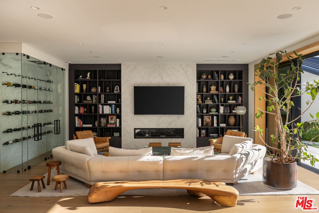 MLS #25611153 image #9