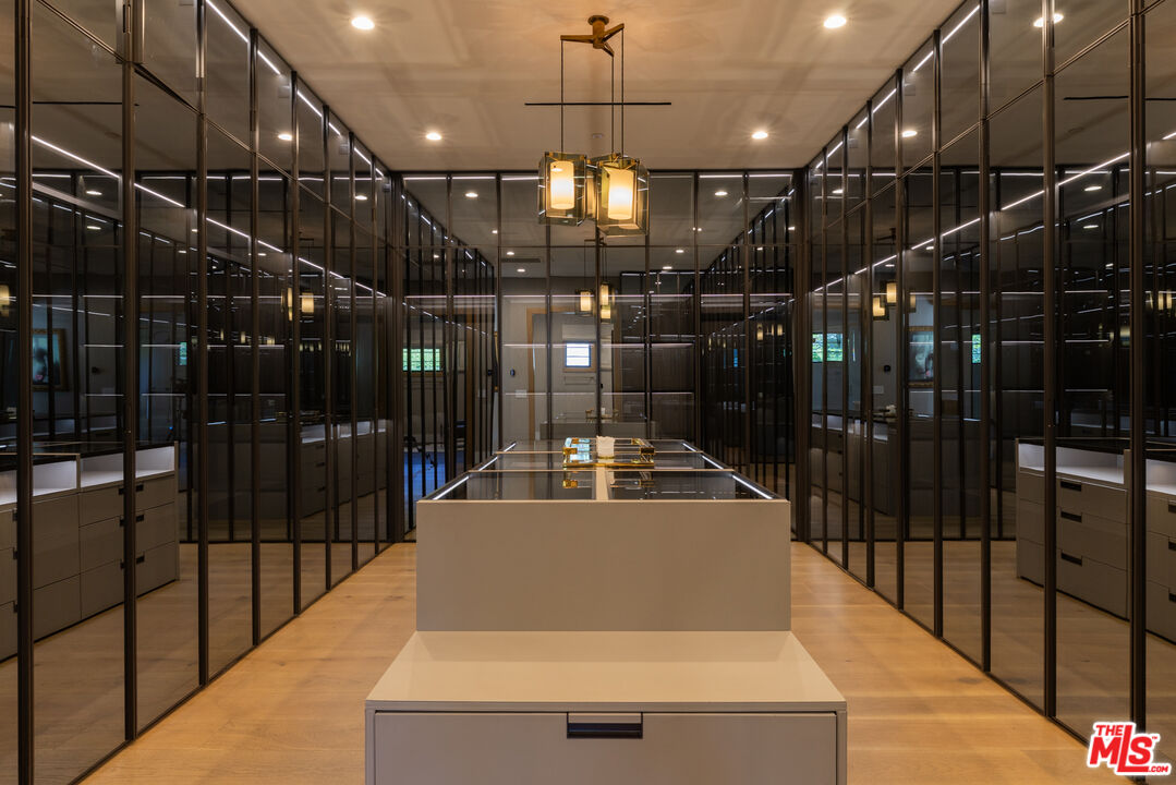 MLS #25611153 image #21