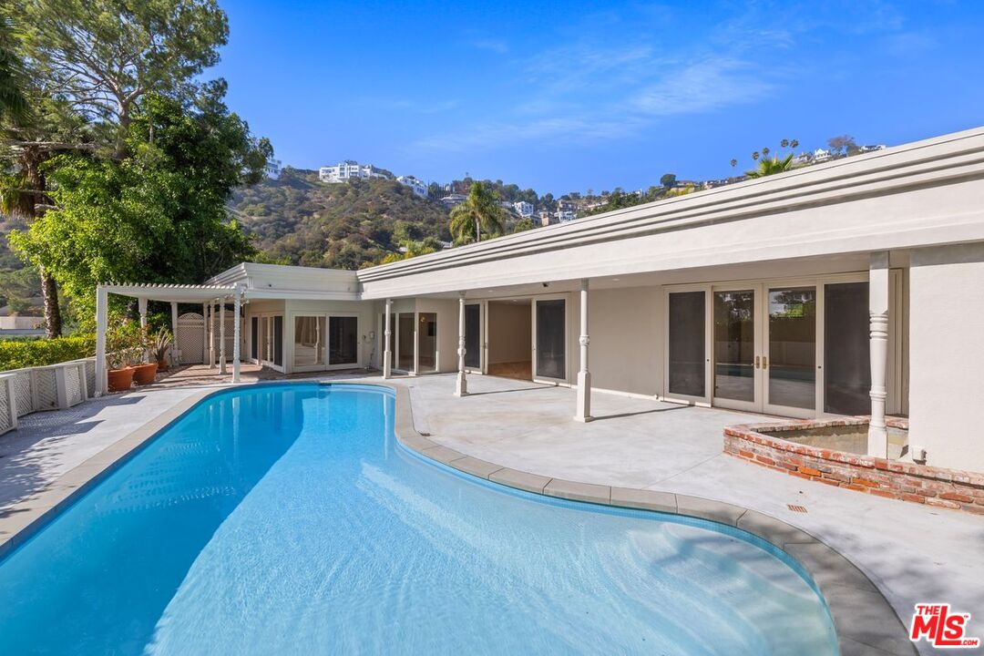 MLS #25612369 image #16