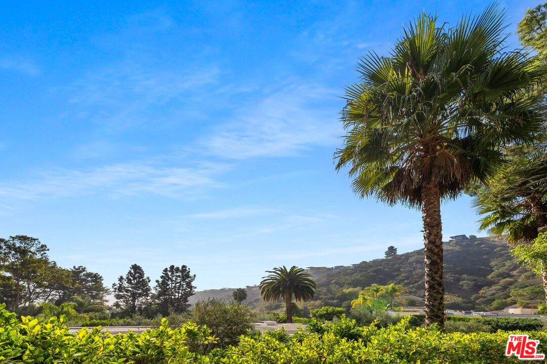 MLS #25612369 image #17