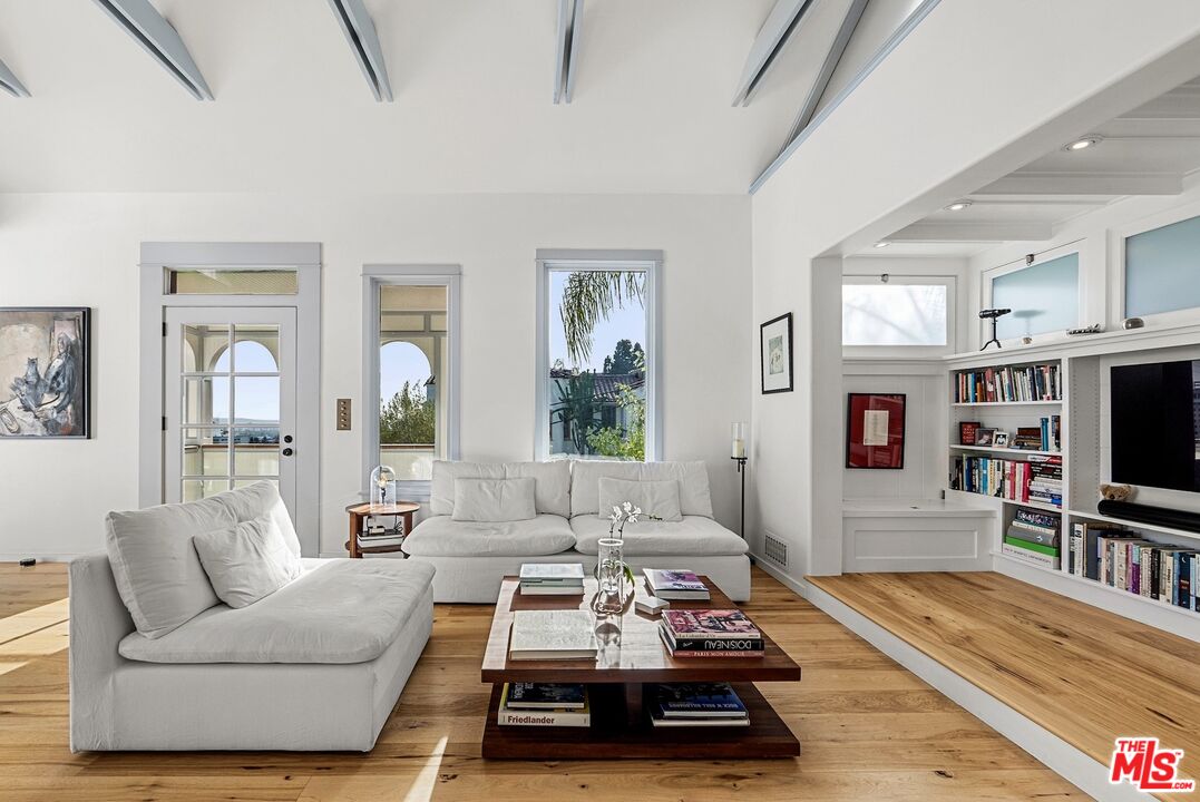 MLS #25612601 image #13