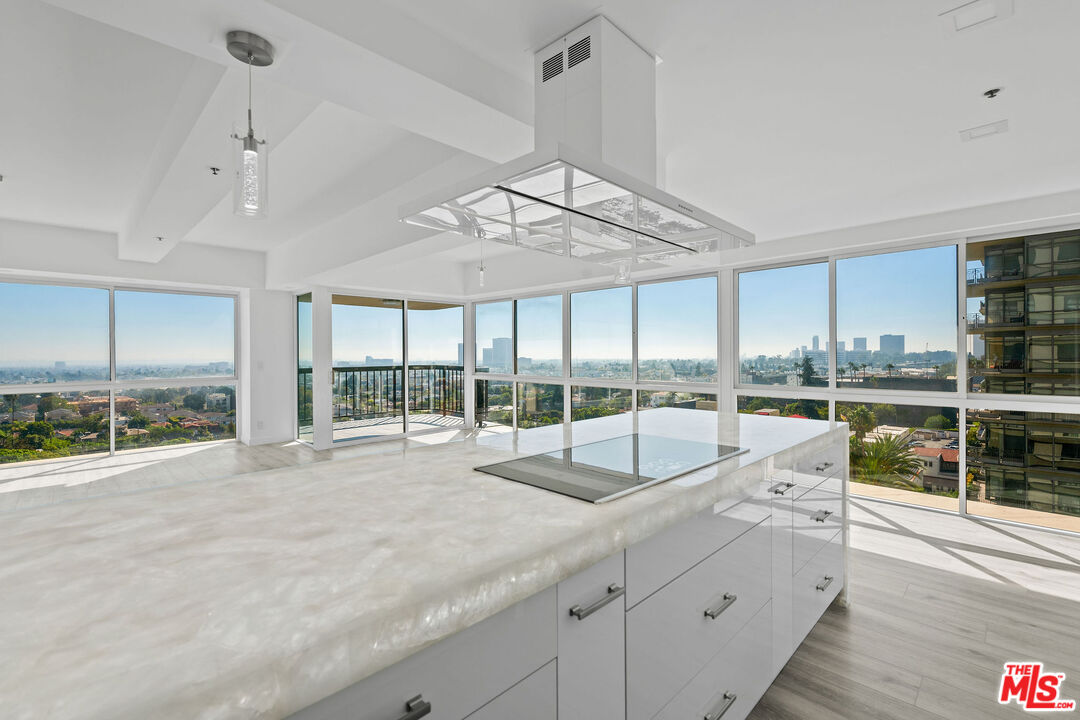 MLS #25612899 image #0