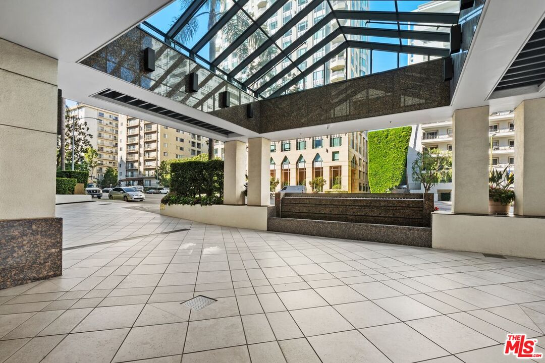 MLS #25614041 image #2