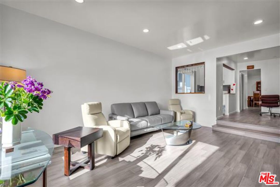 MLS #25614233 image #2