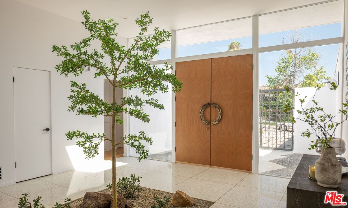 MLS #25614349 image #2