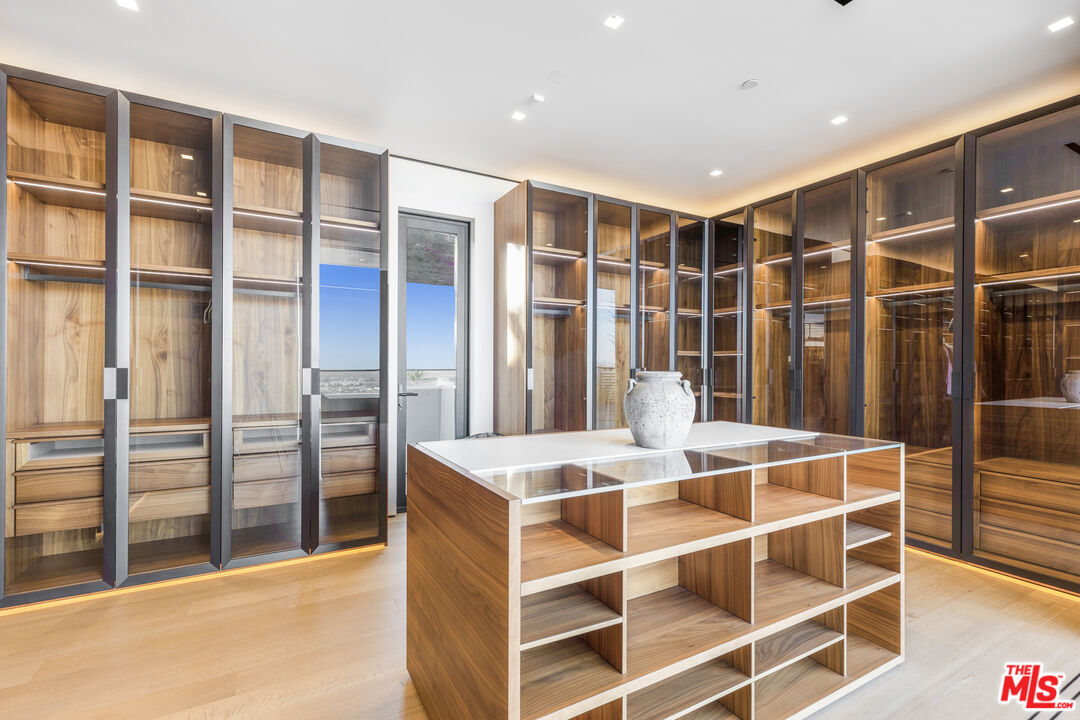 MLS #25614421 image #10