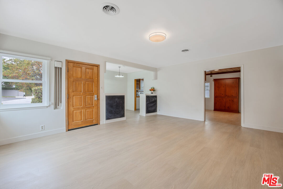 MLS #25614459 image #2