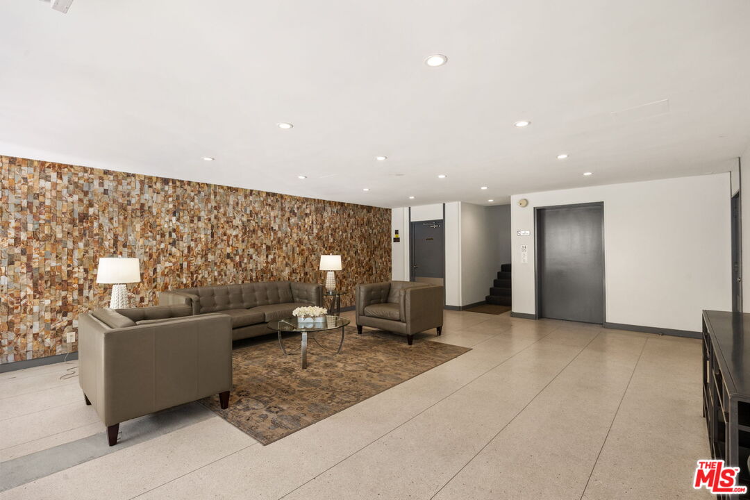 MLS #25614897 image #21