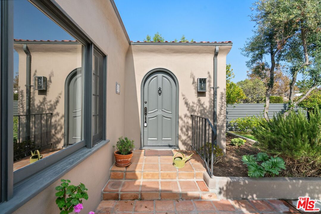 MLS #25615007 image #1