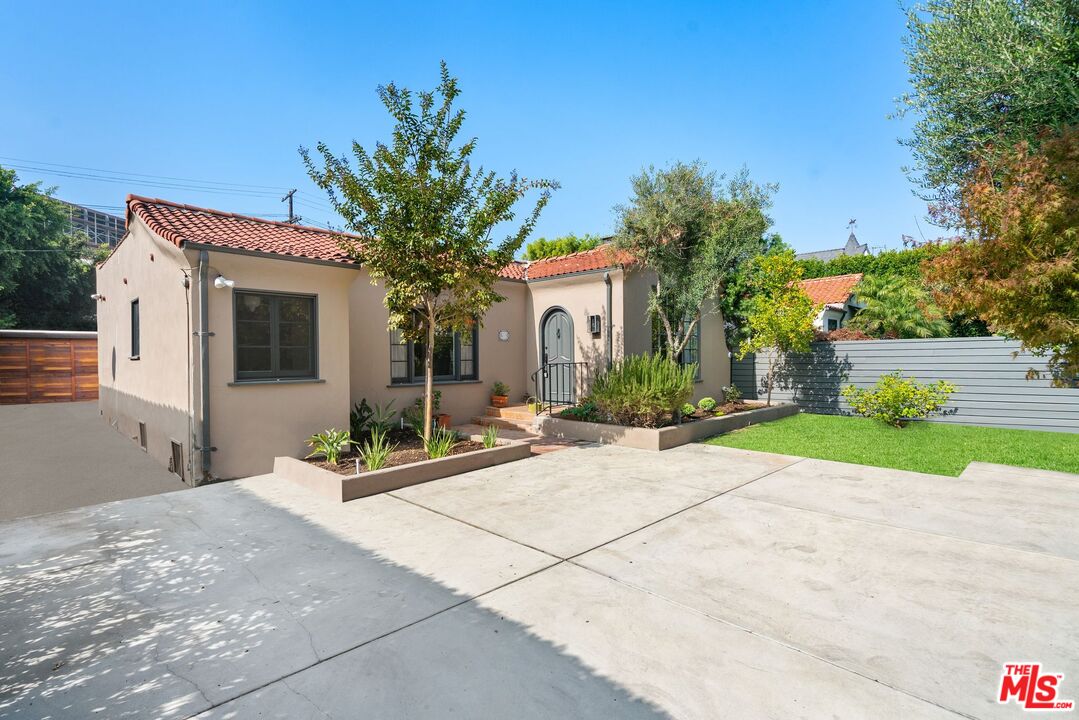 MLS #25615007 image #2