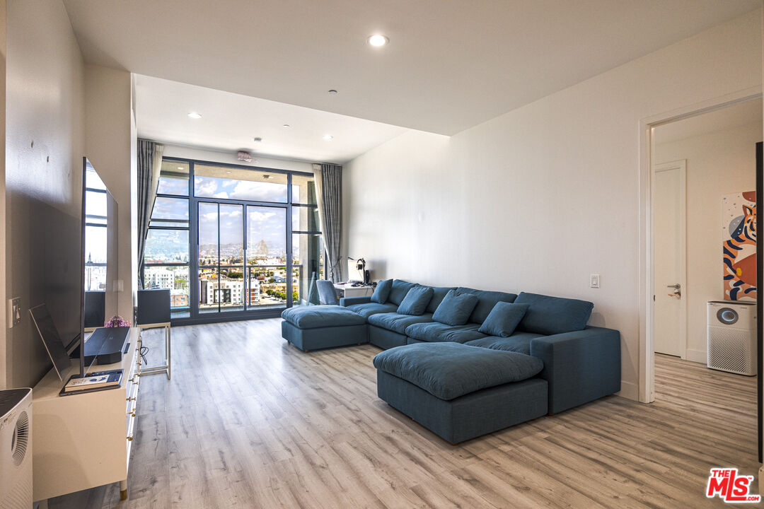 MLS #25615299 image #3