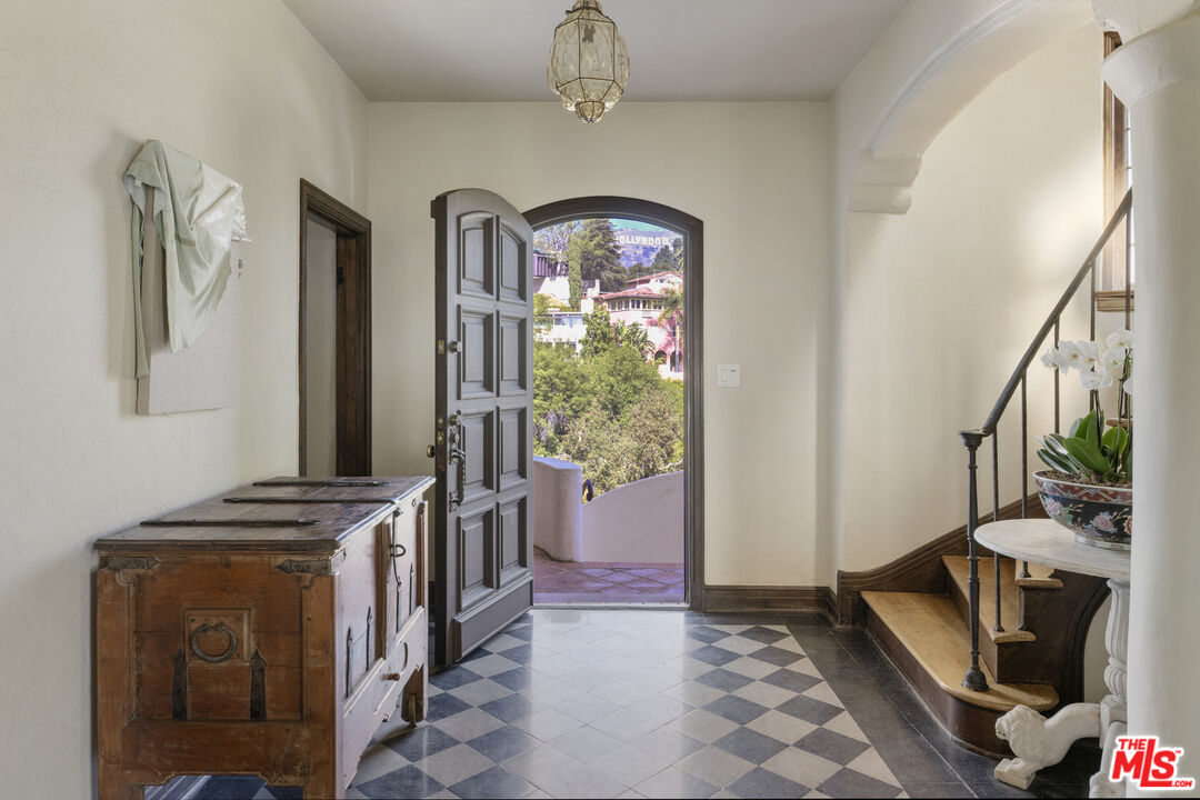 MLS #25615369 image #1