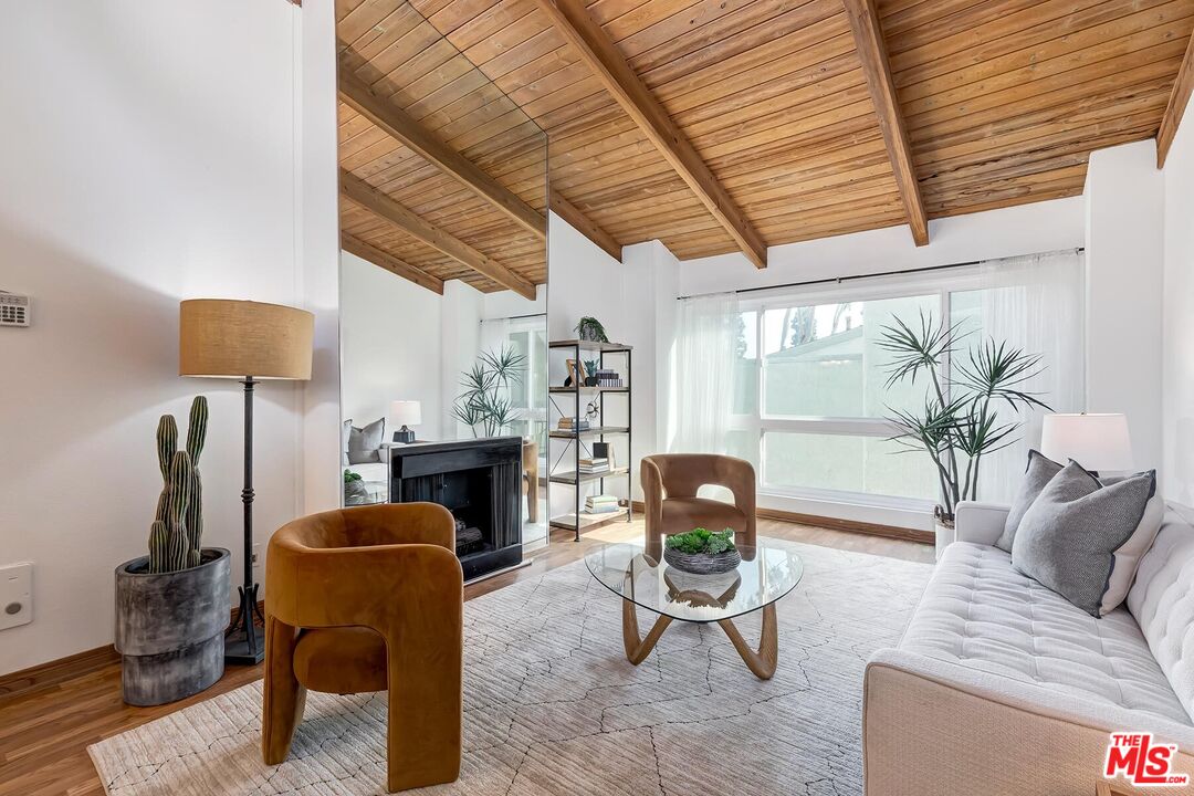 MLS #25615405 image #0