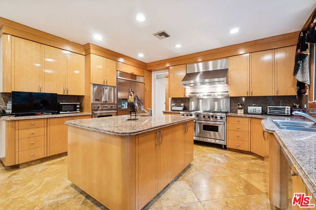 MLS #25615495 image #25