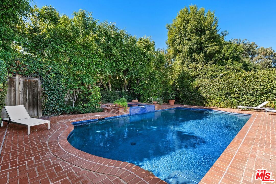 MLS #25615833 image #24