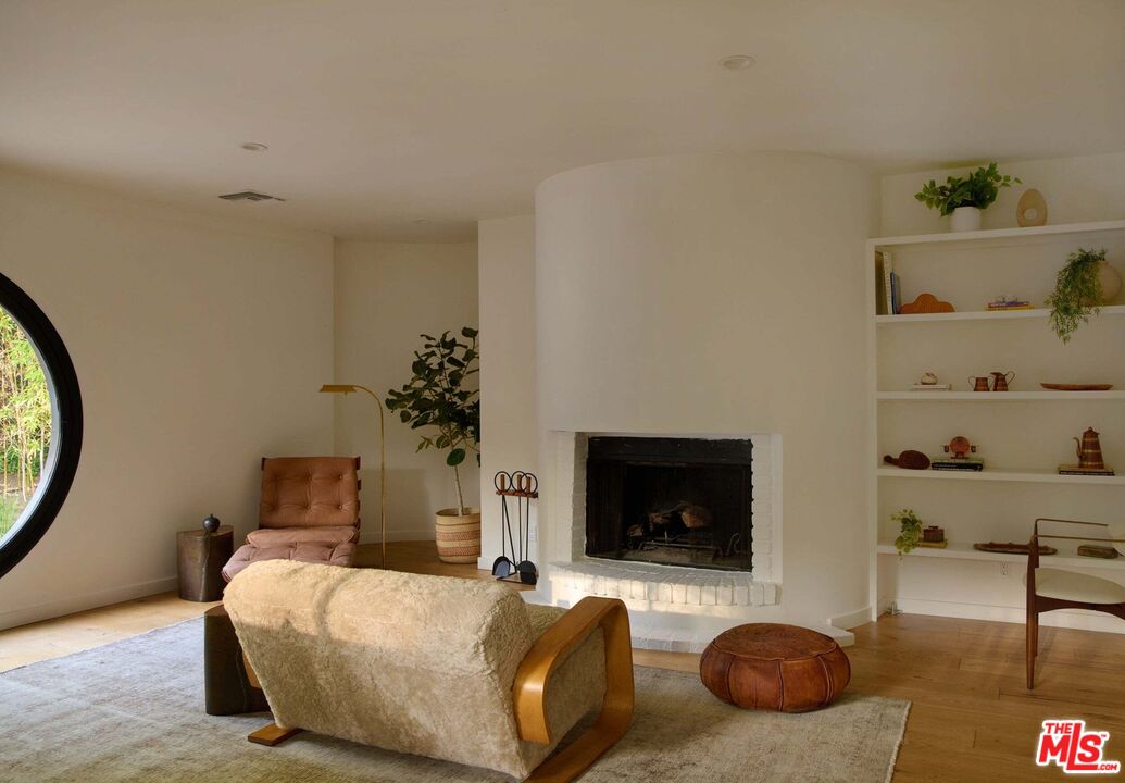 MLS #25615907 image #14