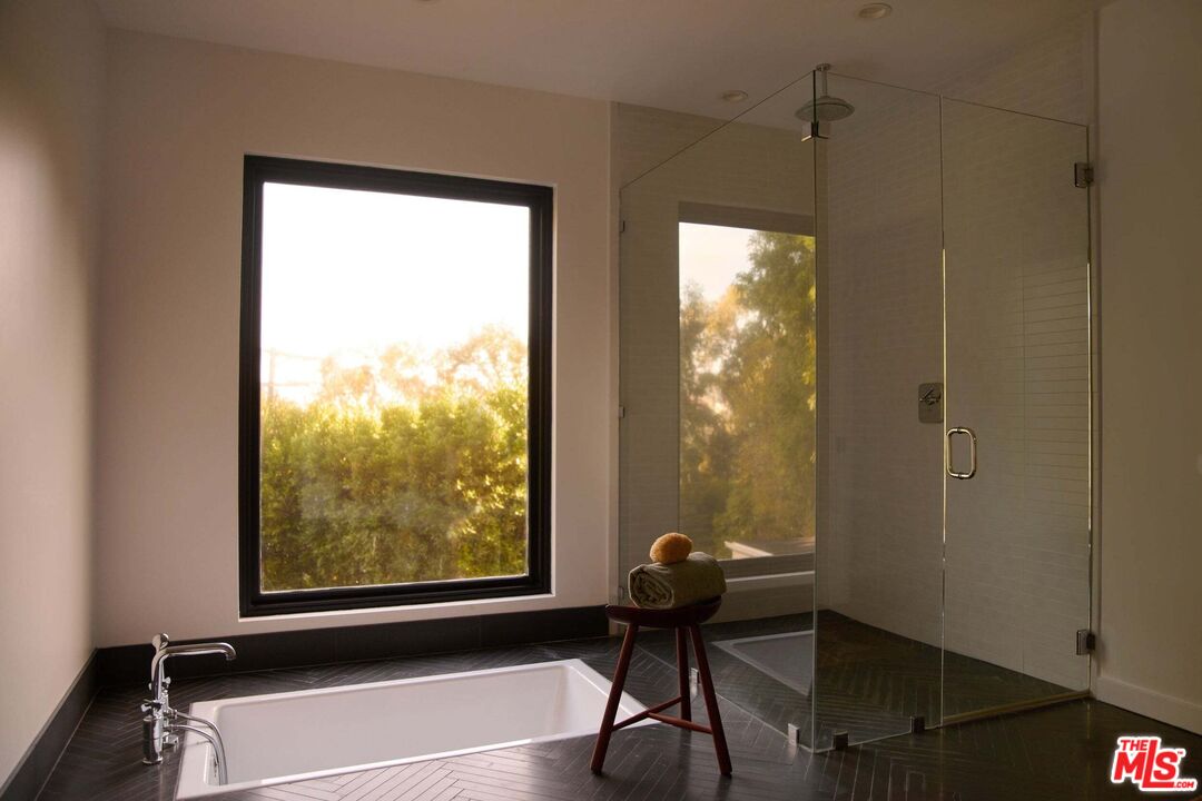 MLS #25615907 image #18