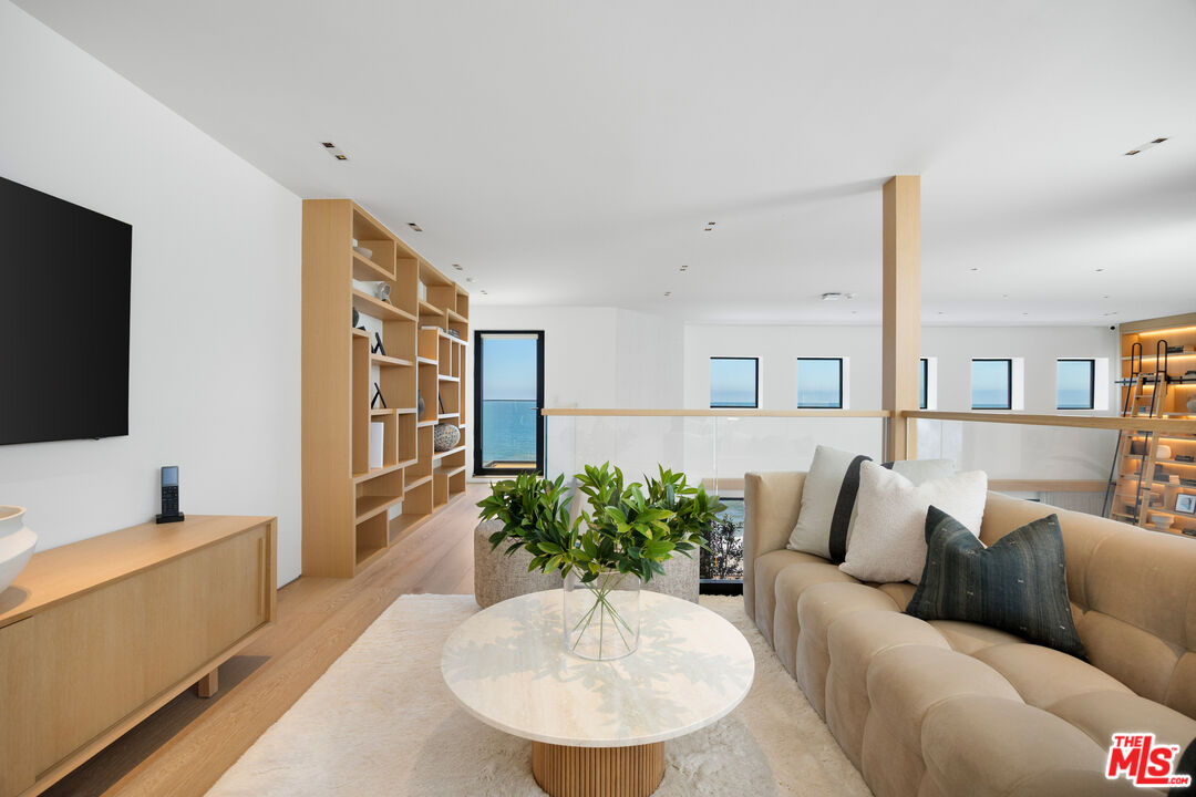 MLS #25616195 image #18