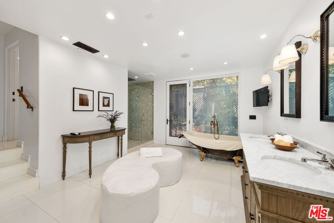 MLS #25616753 image #22