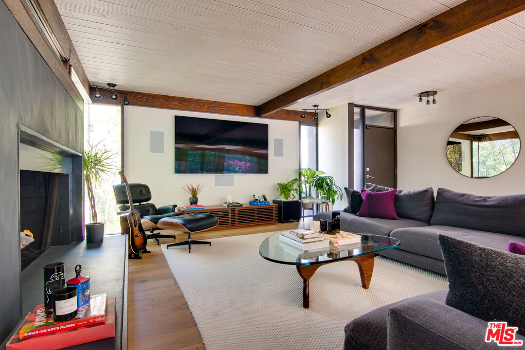 MLS #25616775 image #2