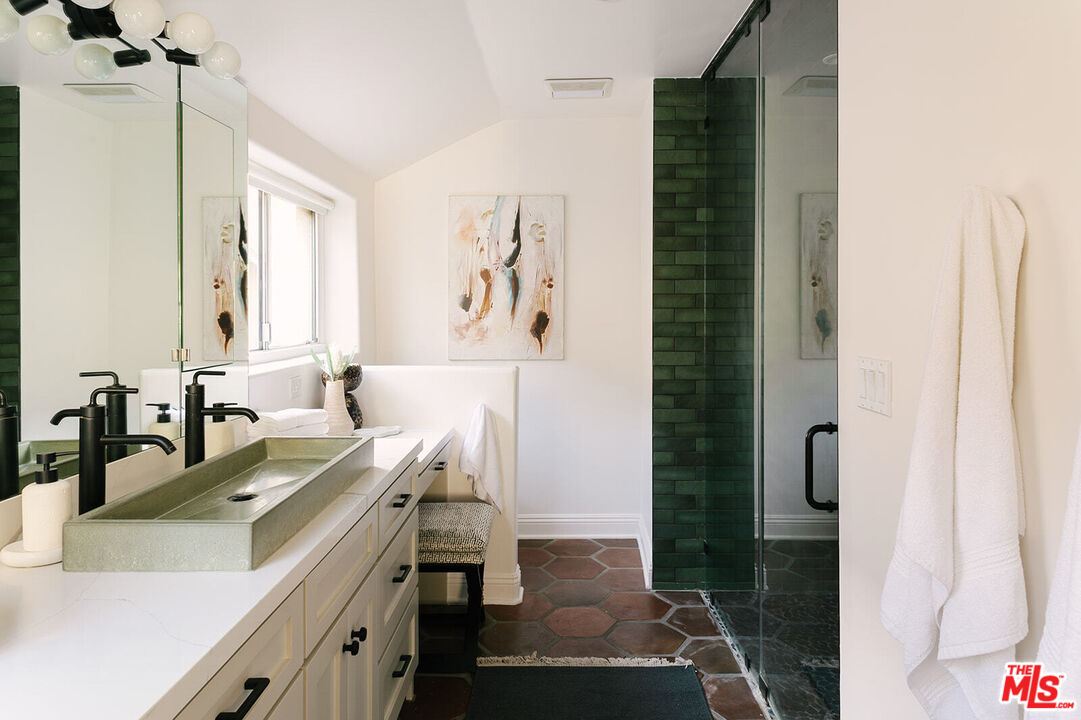 MLS #25616863 image #24