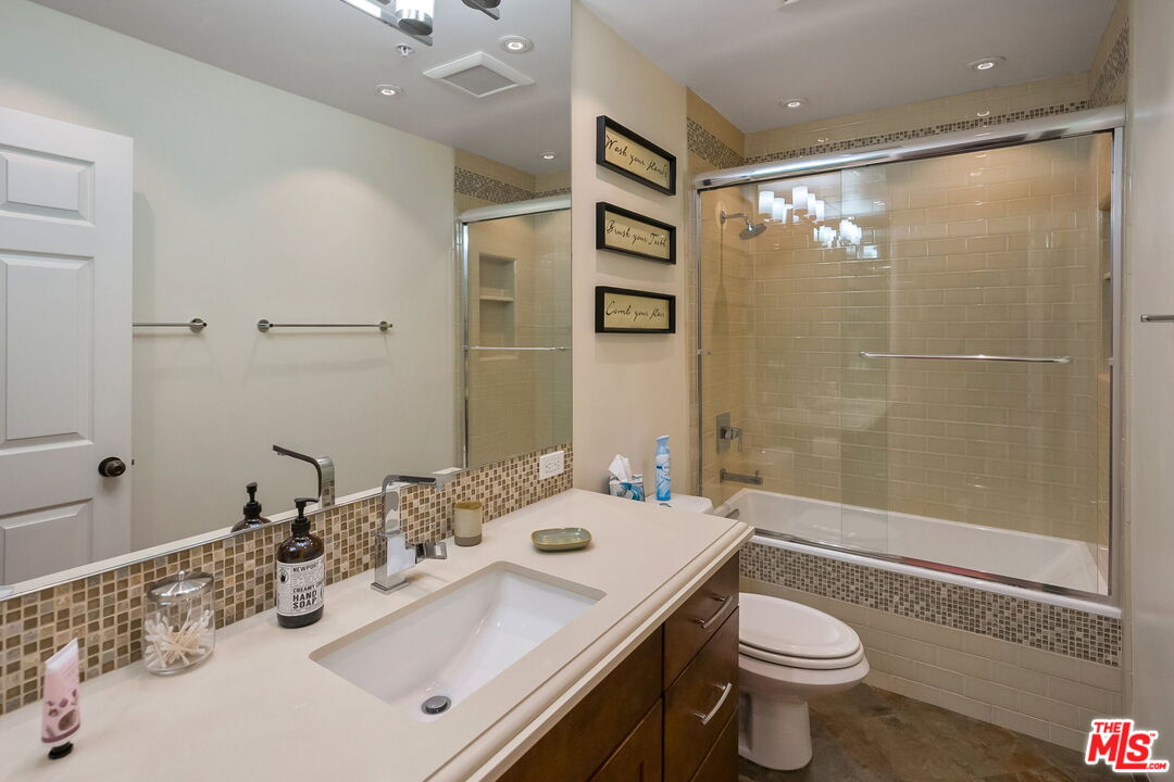 MLS #25616977 image #24