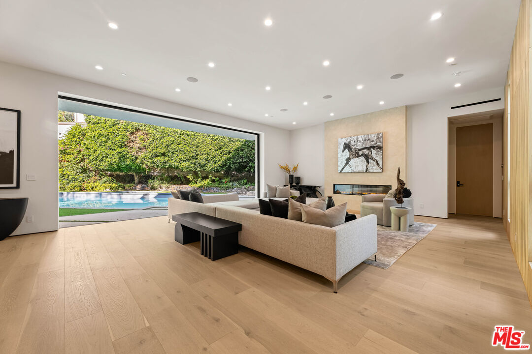 MLS #25617067 image #8