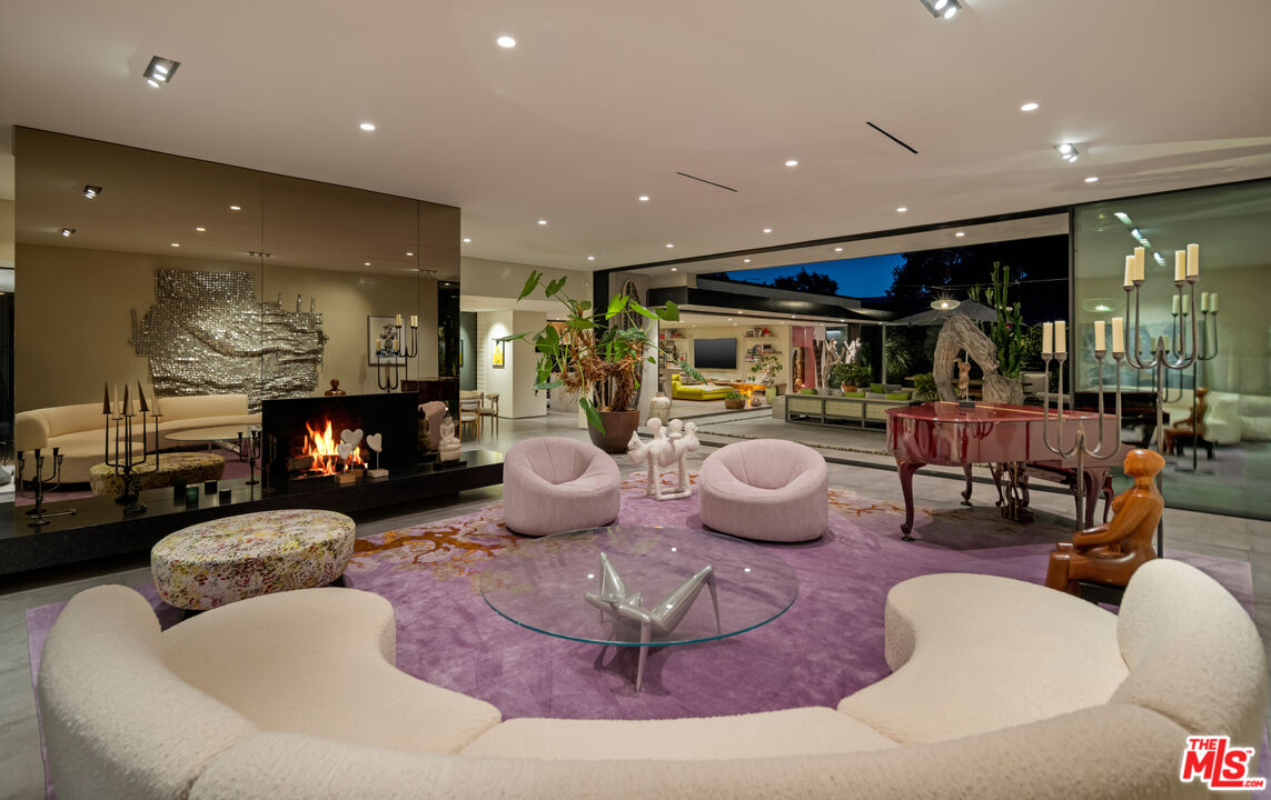 MLS #25617075 image #2