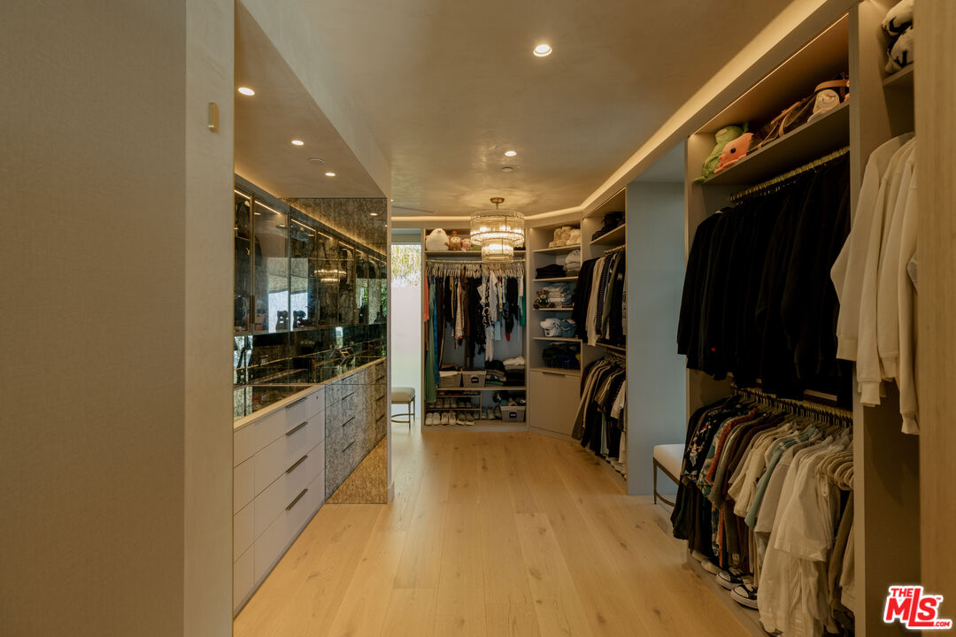 MLS #25617293 image #17