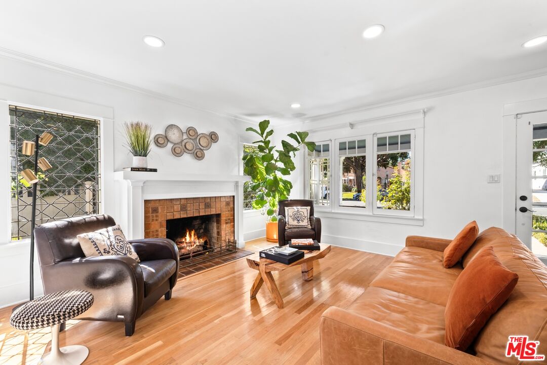 MLS #25617841 image #2